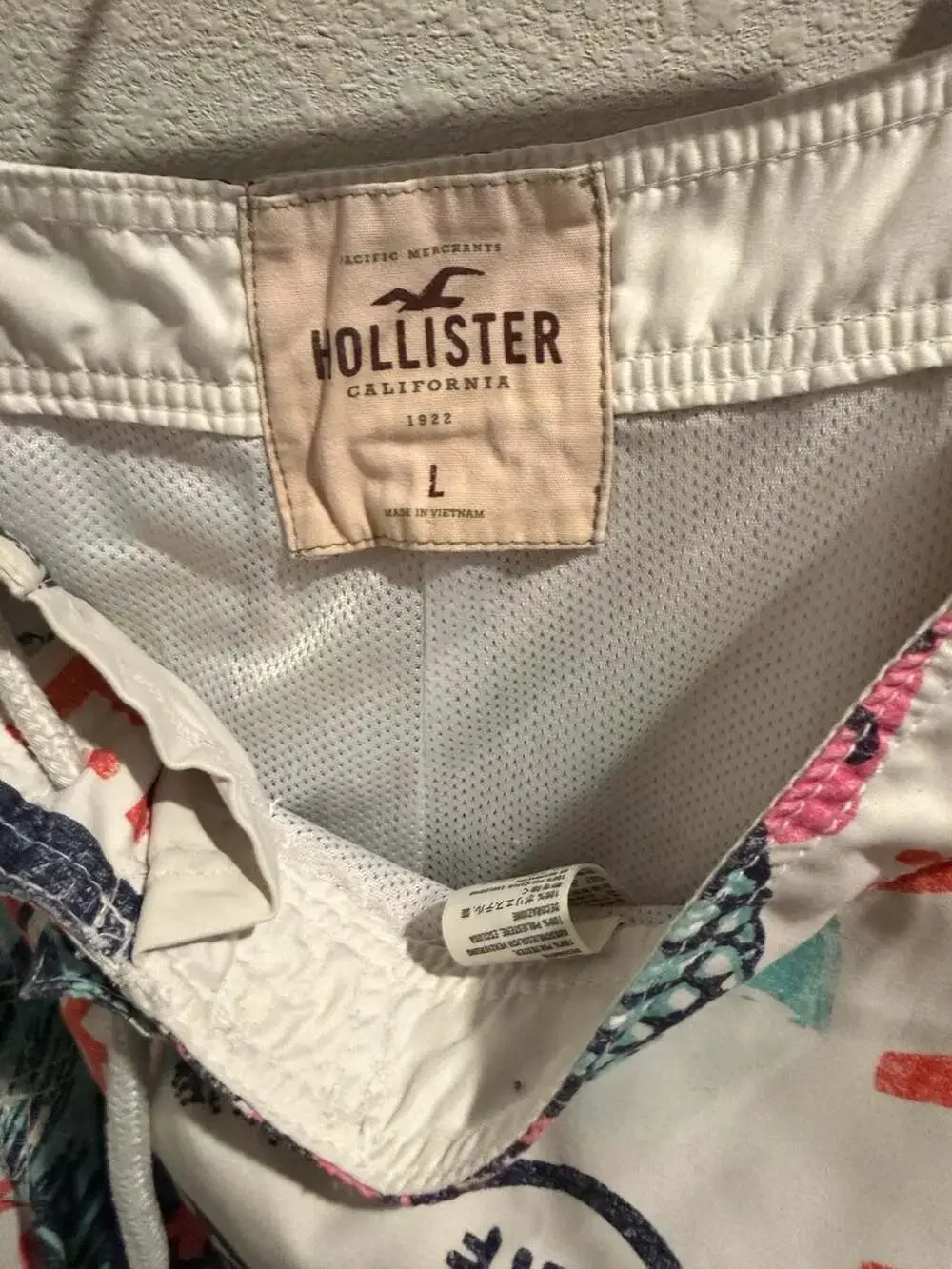 Hollister Vintage Surfing Pacific Coast Graphc Board Shorts